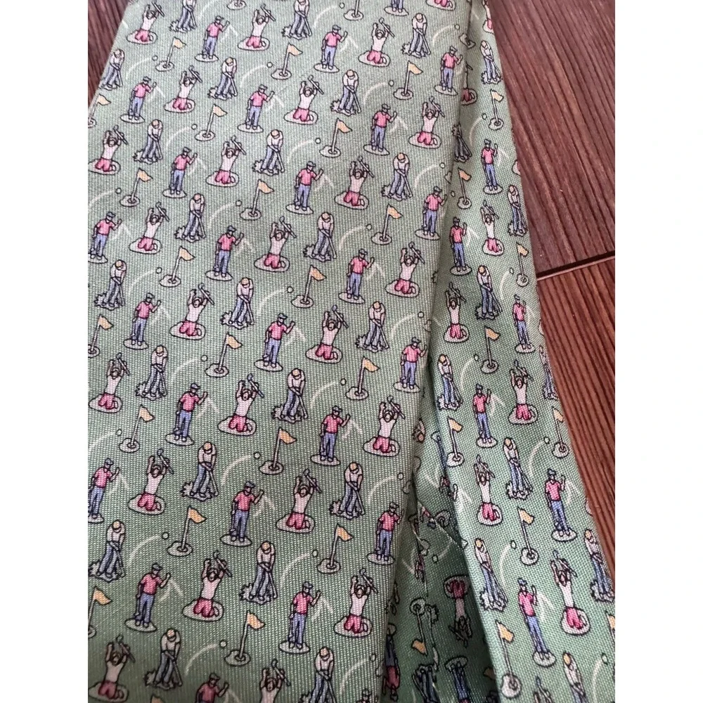 Vineyard Vines Martha's Vineyard Men Green Golfing 100% Silk Tie Made In USA